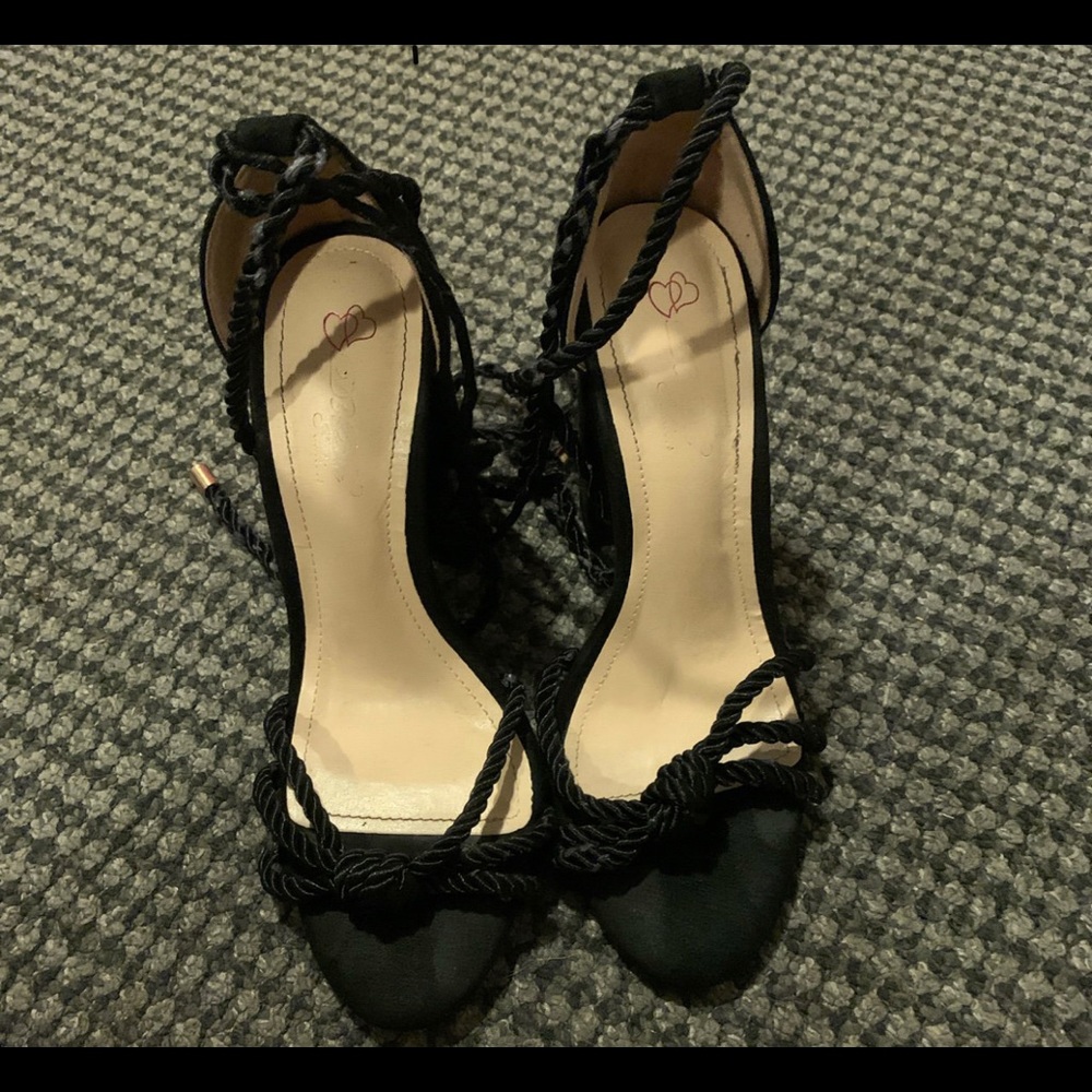 Rope tie up black heels